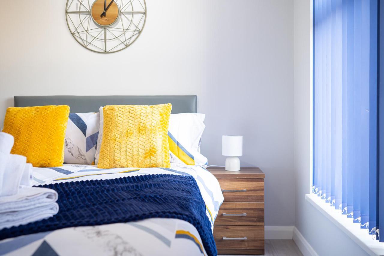 Studios With Ensuite Showers & Share Kitchens Prime Location Near Hospital, Town Center Apt 3 St Helens  Exteriör bild
