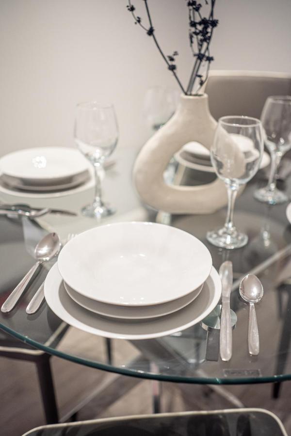 Studios With Ensuite Showers & Share Kitchens Prime Location Near Hospital, Town Center Apt 3 St Helens  Exteriör bild