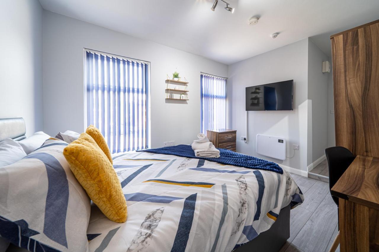 Studios With Ensuite Showers & Share Kitchens Prime Location Near Hospital, Town Center Apt 3 St Helens  Exteriör bild