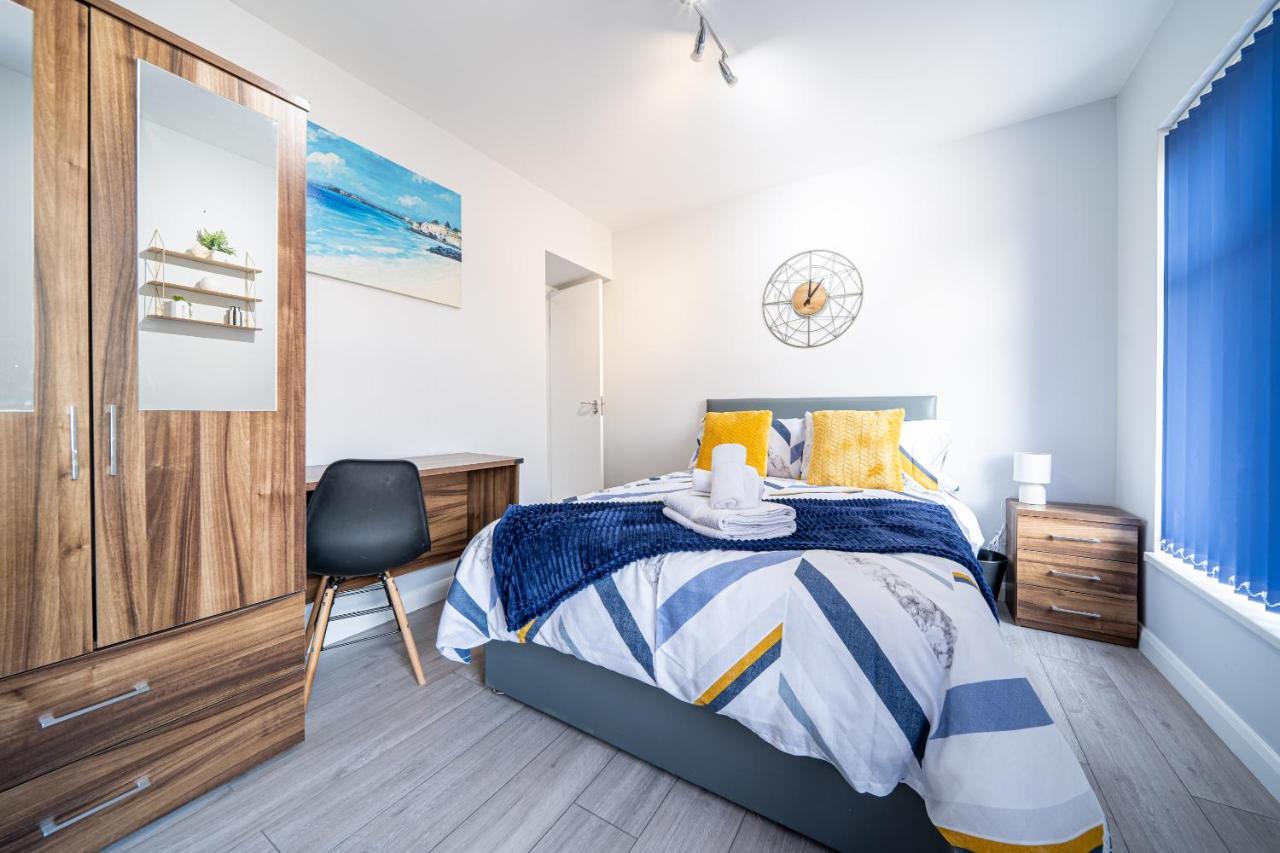 Studios With Ensuite Showers & Share Kitchens Prime Location Near Hospital, Town Center Apt 3 St Helens  Exteriör bild